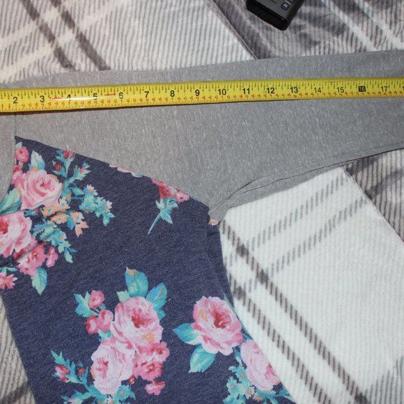 Chris & Carol raglan blue floral baseball tee - Picture 4 of 7